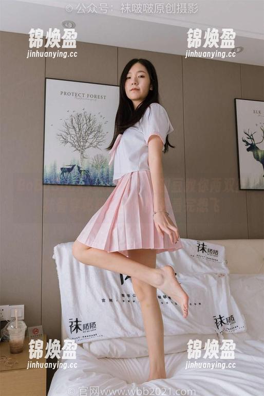 BoBoSocks袜啵啵-小甜豆 BoBoSocks袜啵啵 - 小甜豆教你两双丝袜叠穿秘籍,高清图集看完想飞