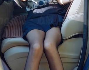 HuaYang花漾 – 心妍小公主的白裙写真：在网盘里留下的独特气质，调调真特别！