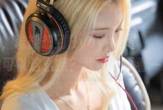 说真的，谁能想到Hyoyeon(김효연)的睡衣图包可以这么撩？我可以再看一遍吗？