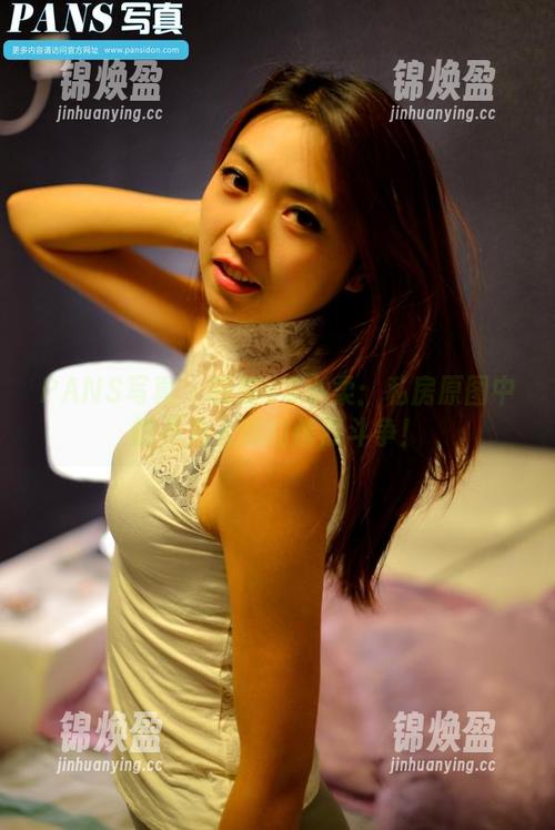 PANS写真-小柔 PANS写真 - 制服VS小柔:私房原图中的不为人知的惨烈斗争!