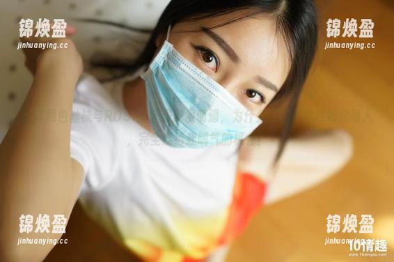 ROSI口罩 长筒黑色丝袜与ROSI的无圣光照明道,为什么这图片竟然如此动人,完全没给我喘气的机会!