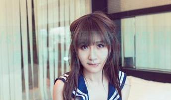 UGirls尤果网 – 孟思雨教你穿高跟鞋：私房图包里的达摩克利斯之剑