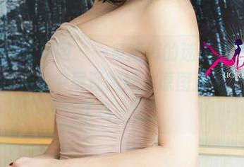 UGirls尤果网 – 一条短裤的迷人旅程，景思晴在私拍中展现微妙，原图正好记录下了这一切。
