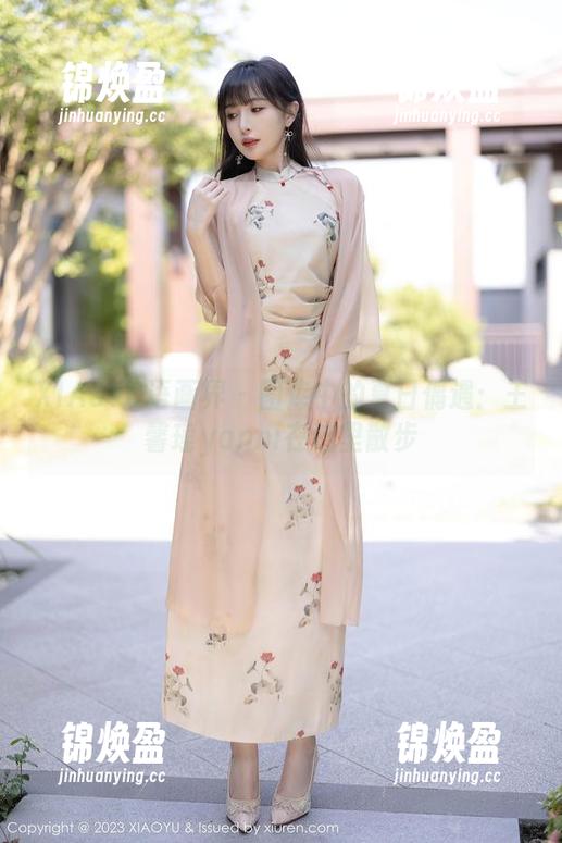 XIAOYU语画界-王馨瑶yanni XIAOYU语画界 - 图库中的夏日偶遇:王馨瑶yanni在这里散步