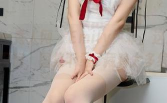Xiuren秀人网 – Emily尹菲。这次她是在厨房，图集下载裡藏着太多细节