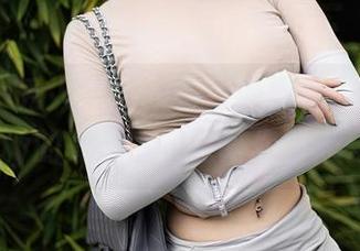 Xiuren秀人网 – 不怕夜晚漫长，娜娜baby的高清睡衣照陪你到天亮
