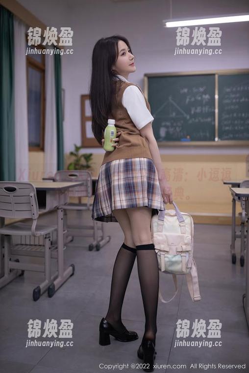 Xiuren秀人网-小逗逗 Xiuren秀人网 - 今日份的高清:小逗逗和她的白裙,不愧是经典。