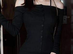 Xiuren秀人网 – 制服全套+杏子Yada，无敌组合，谁说不可以同时学霸和女神？