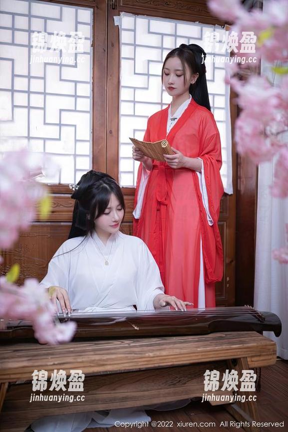 Xiuren秀人网-杨紫嫣Cynthia Xiuren秀人网 - 其实高清原图里的杨紫嫣Cynthia,女王路线上是不是有点过了?