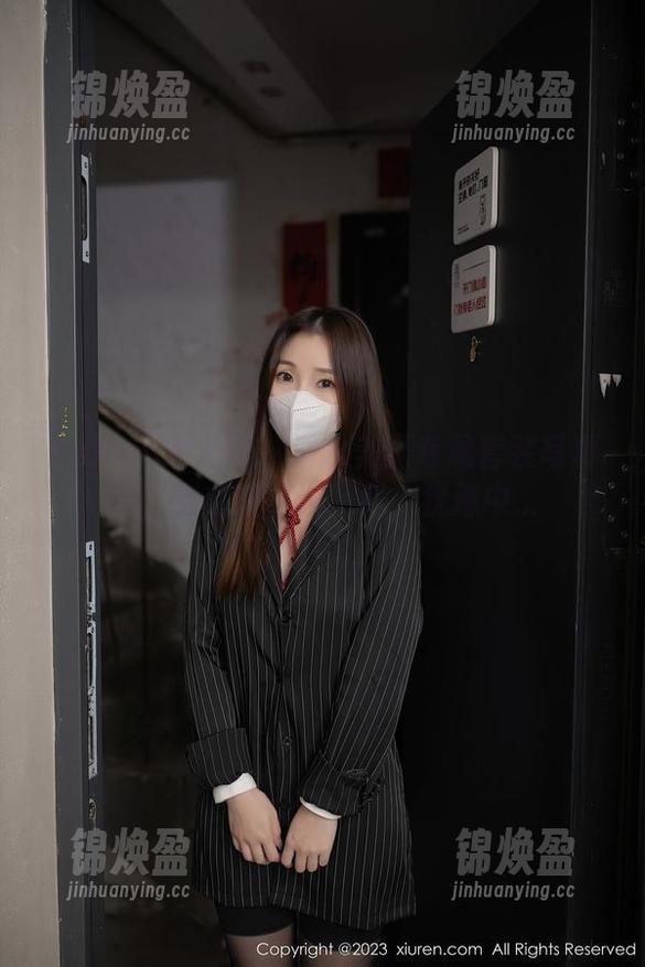 Xiuren秀人网-清水美嘉 Xiuren秀人网 - 清水美嘉专属套装写真集,到底该不该下载,犹豫中...