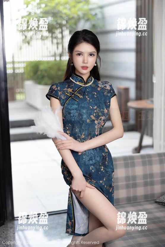Xiuren秀人网-玉兔miki Xiuren秀人网 - 你没见过的校园,玉兔miki重磅推出最新写真集