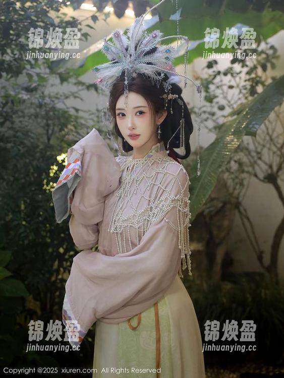 Xiuren秀人网-麦琪绫冰激淋 Xiuren秀人网 - 这份甜心图包,麦琪绫冰激淋把甜蜜放在了眼前,难怪要多喝水