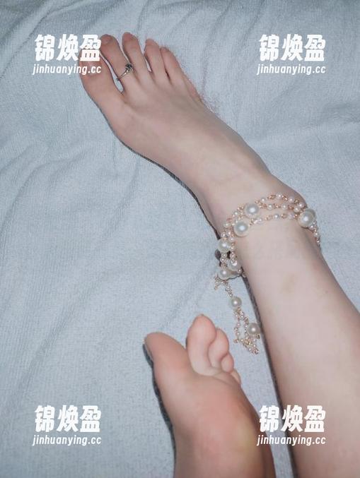 YuYu超甜丫 微密圈 - YuYu超甜丫的全套丝袜,真的让人眼前一亮,想知道她是怎么搭配的!