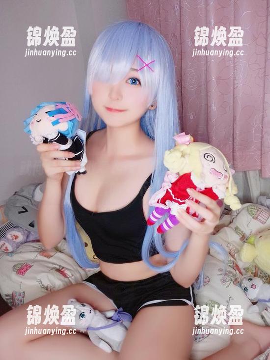 Yuki亭 就问你敢不敢看Yuki亭的JK在线图集?羞羞的说不出口!