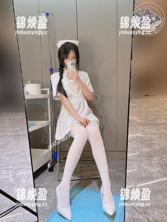 at鲨鱼 迷失在双人定制写真,at鲨鱼的风格果然一针见血