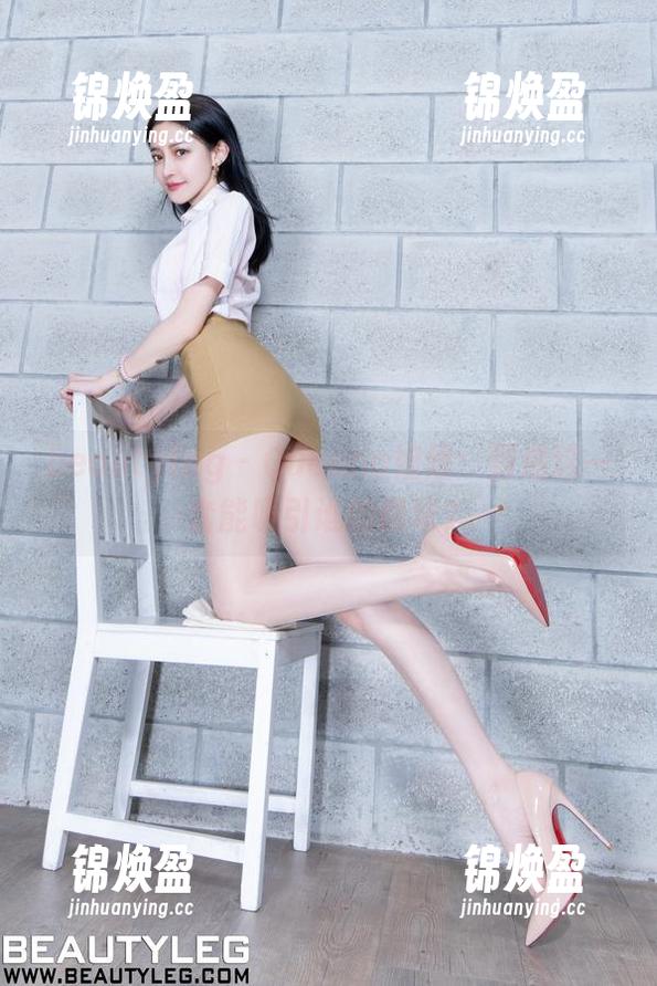 beautyleg-Queena beautyleg - Queena姐姐:到底这一套能吸引谁的眼球?