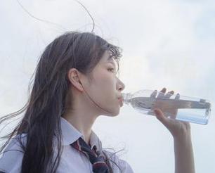 fushii_海堂的‘洛丽塔’作品：如果猫会穿裙子，它们会觉得羡慕吗？