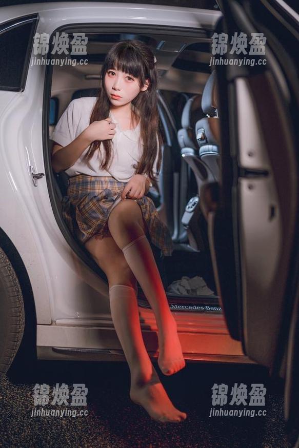 你无法抵抗usejan蓝蓝的小羊图集，下载后的你会怎么做？