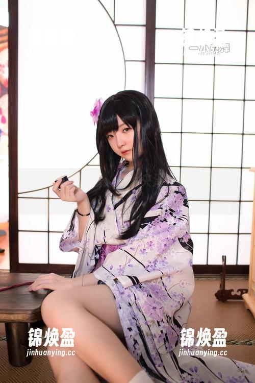一小央泽 免费合集大揭露:一小央泽在浴室里又犯懒了。
