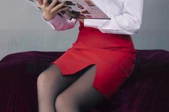 丽柜 – 小璐璐的女王攻略：在线加持，高清效果能否撩到你？