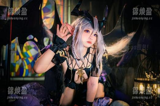 伊喵君_Nya 哟,伊喵君_Nya终于出品了,Nikke胜利女神尤妮的cos图包!这颜色真够炫