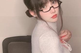 你十七鸽的作品，灰色护士，不禁想问这是电影还是写真？原图的细节真的很到位。