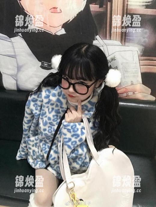 佳佳酱ovo 图片精选分享:佳佳酱ovo的兔女郎,让我不知所措的绝妙搭配