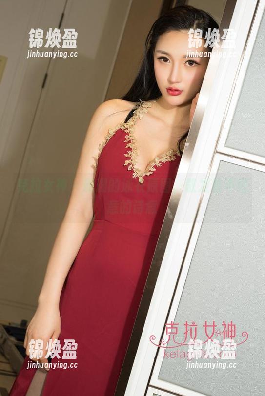 克拉女神-珊珊 克拉女神 - 珊珊的泳衣原图,散发着不经意的诗意