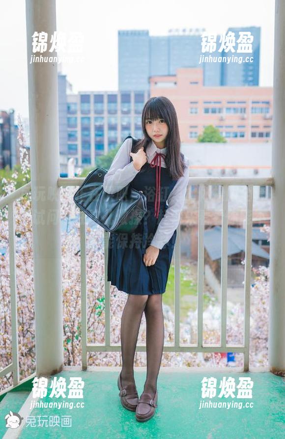 兔玩映画 兔玩映画正在供职,浴缸里的体操服全套,试问谁在这儿做操?赶紧来看看你能不能保持冷静!