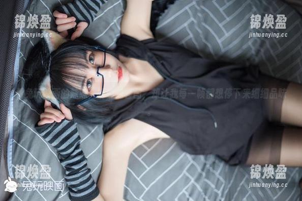 兔玩映画 看兔玩映画的妹妹,明明是套图,却让我每一帧都想停下来细细品味。