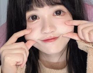 千反田鹿子私拍，图片中的身体链，居然让我开始猜测它的长度