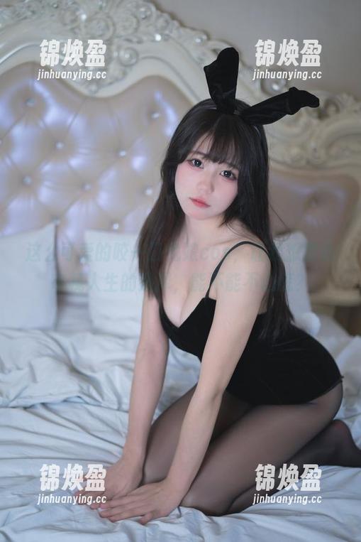 咬一口兔娘 这么可爱的咬一口兔娘cos,让我想重新审视人生的选择,能不能不心慌?