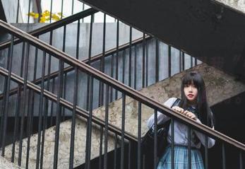 嘎潼的修女？这图片难道是在叫我“忏悔”吗！原图一出，果然不负期待。