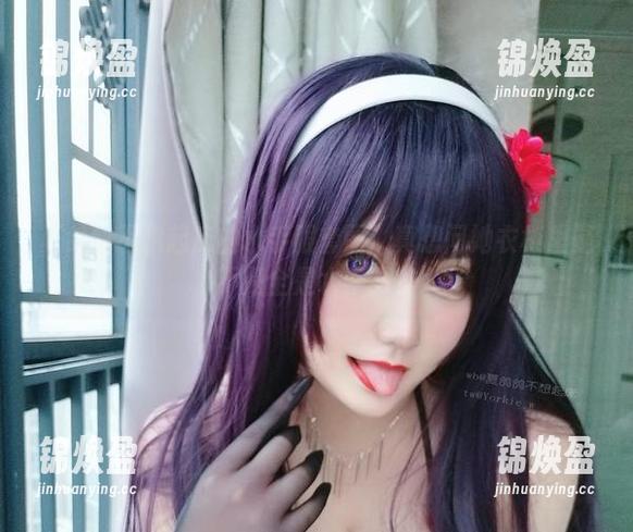 夏鸽鸽不想起床 夏鸽鸽不想起床的水手服套图:真想问她衣柜里是不是全是水手服?