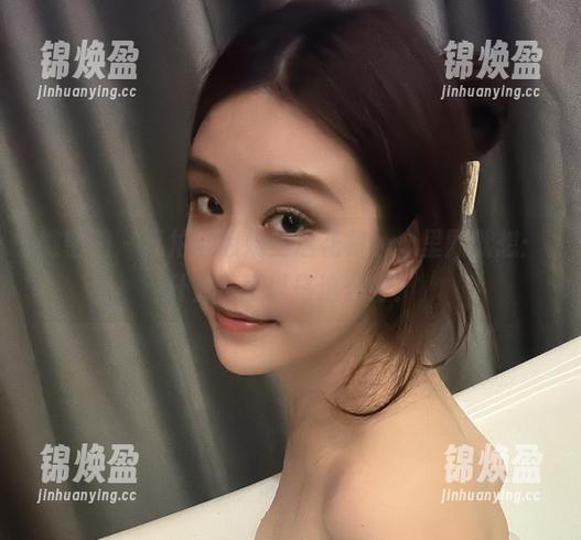 奶雯 微密圈 - 私拍全靠奶雯这花裙,心里默默想:什么花可以搭这么好?