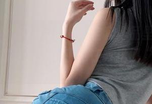 微密圈 – 解析一下，这全套作品里，妮是老虎在教室里，似乎也在教我们“思维”。