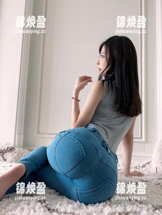 妮是老虎 微密圈 - 解析一下,这全套作品里,妮是老虎在教室里,似乎也在教我们“思维”。