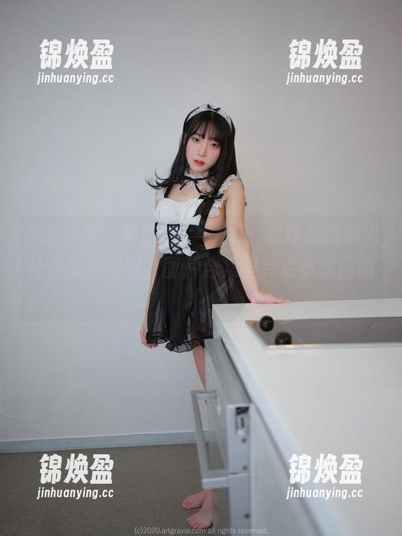圣诞快乐，姜仁卿(강인경)，你这是在祭出什么新招数吗？图片合集里有点小东西哦！