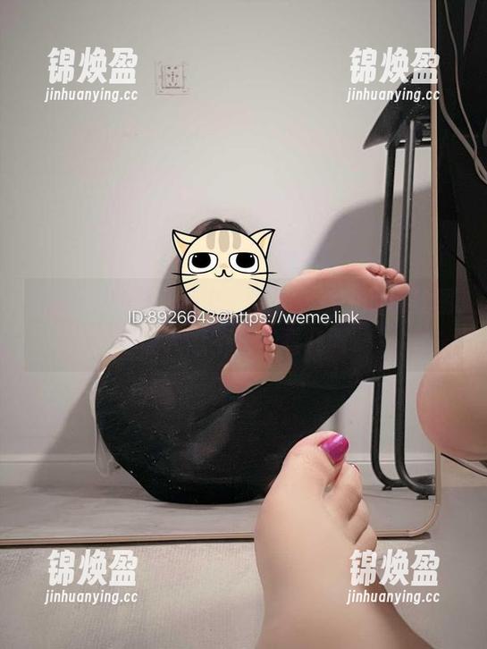 微密圈 - 在私房中，婉柔yyyy的白丝图让人忍不住多看几眼