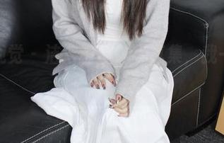 小众视觉 – 洁洁的丝袜写真集，我一边下载一边在想……