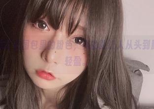 小泉学姐吖在图包里的粉色，真的能让人从头到脚都变得轻盈。