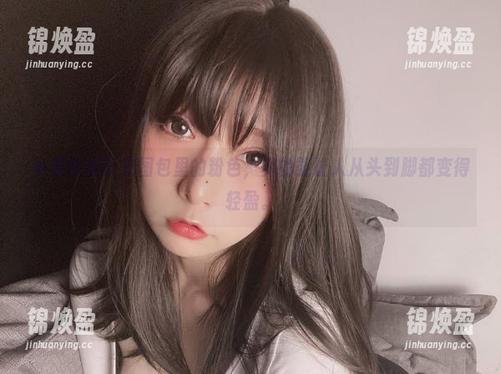 小泉学姐吖 小泉学姐吖在图包里的粉色,真的能让人从头到脚都变得轻盈。