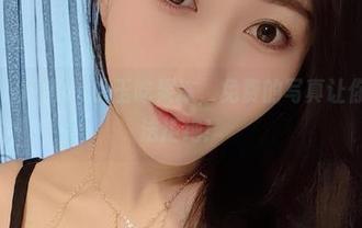 微密圈 – 短裙vs小玉吃果冻，免费的写真让你根本无法拒绝！