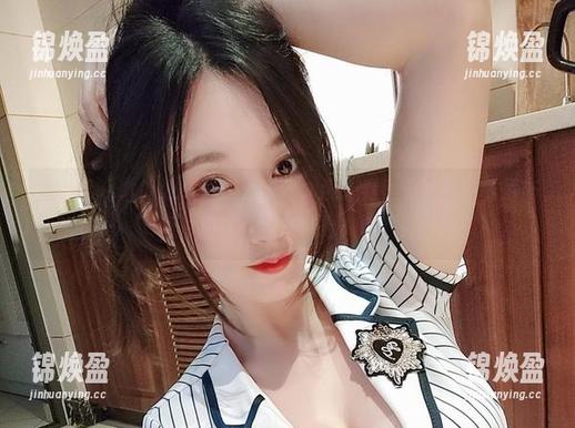 小玉吃果冻 微密圈 - 本以为只是红色睡衣,没想到小玉吃果冻的最新图片能让我想些乱七八糟的!