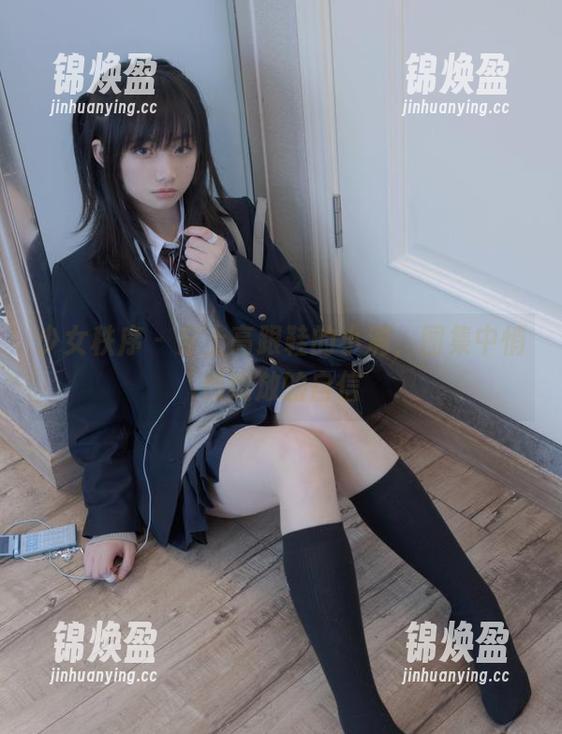 少女秩序-小满 少女秩序 - 穿上高跟鞋的小满,图集中悄悄绽放的自信