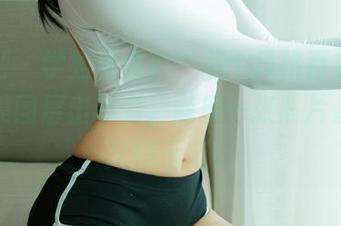尤果网 – 学姐乔依琳，那个风格百变的女孩，美图层出不穷，随便一张照片都像是风格示范。
