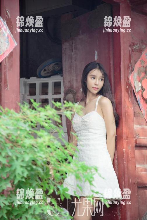 尤果网 - 游子熙全套白衬衫：没想到衬衫可以这么好看，我是不是也该考虑替换我的健身服了？
