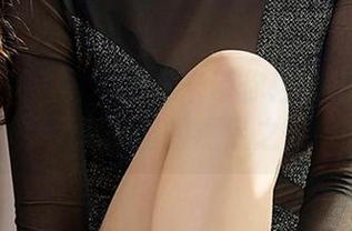 尤果网爱尤物 – 维尼卡带你轻轻松松：最新写真集里的裸足之舞！