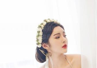 尤物馆 – FoxYini孟狐狸这里有裤里丝美图，下载后你想怎么用随你便！