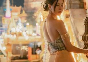 每次翻看年年Nnian的夜虹图册，脑海里都是“我该怎么理解这背后的含义？”
